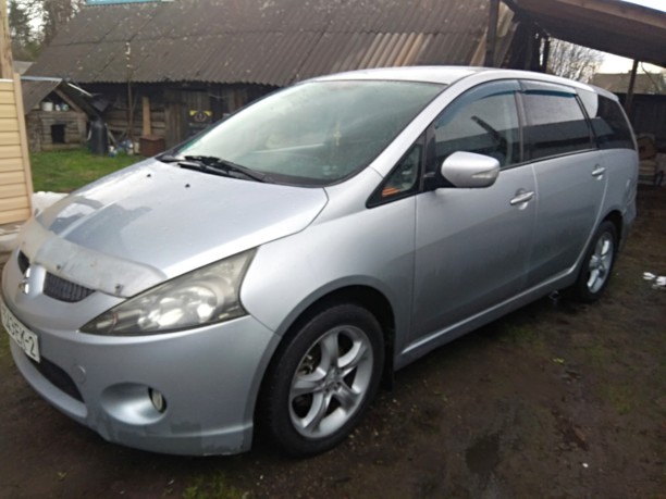 Mitsubishi Grandis, 7 мест, 2006 г.