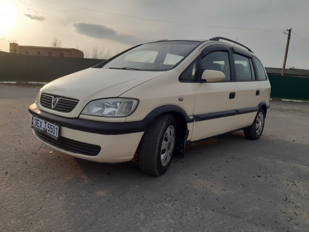 Opel Zafira A, 7 мест, 2000 г.