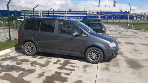Volkswagen Touran I, 7 мест, 2003 г.