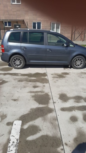 Volkswagen Touran I, 7 мест, 2003 г.