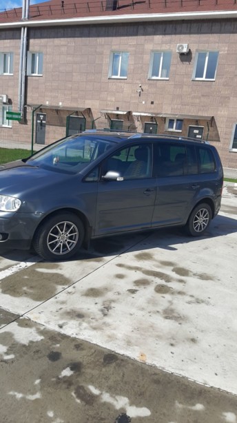 Volkswagen Touran I, 7 мест, 2003 г.