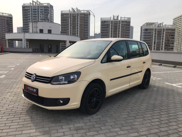 Volkswagen Touran II, 7 мест, 2011 г.