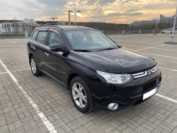 Mitsubishi Outlander III, 5 мест, 2013 г.