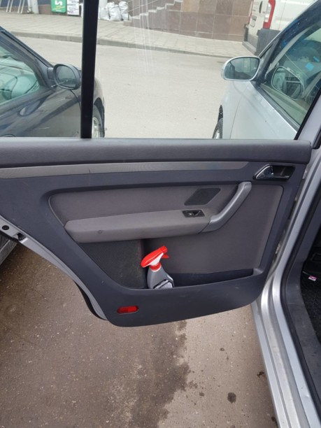 Volkswagen Touran I, 7 мест, 2005 г.