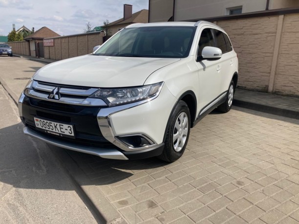 Mitsubishi Outlander III · 2-й рестайлинг, 5 мест, 2015 г.
