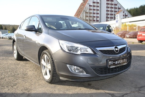 Opel Astra J, 2011 г.