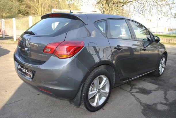 Opel Astra J, 2011 г.
