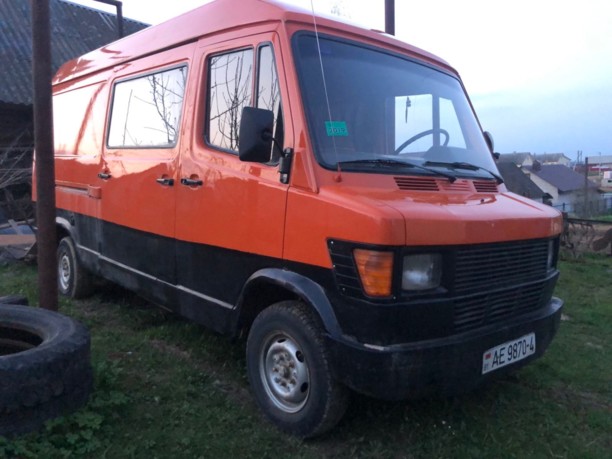Mercedes Т1 207D - 410D 307D, 1985 г.