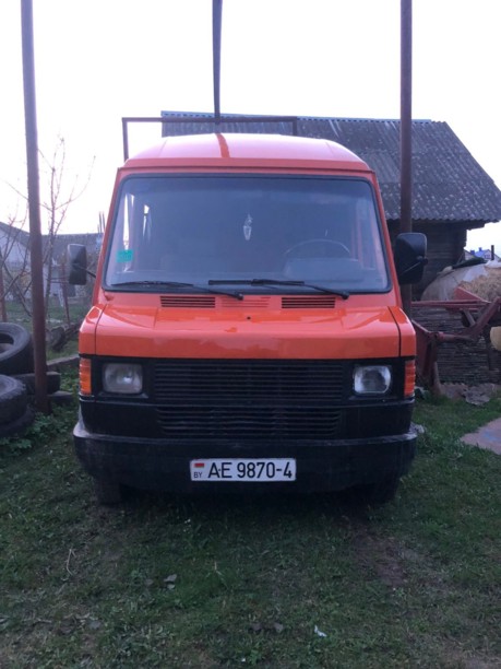 Mercedes Т1 207D - 410D 307D, 1985 г.