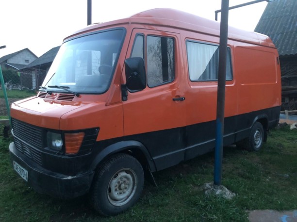 Mercedes Т1 207D - 410D 307D, 1985 г.