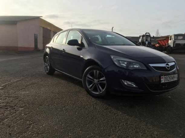 Opel Astra J, 2011 г.