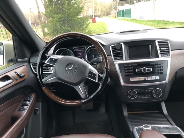 Mercedes-Benz M-Класс W166, 5 мест, 2012 г.
