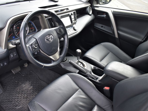 Toyota RAV4 IV (XA40), 5 мест, 2014 г.