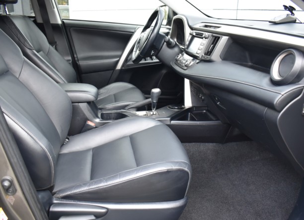 Toyota RAV4 IV (XA40), 5 мест, 2014 г.