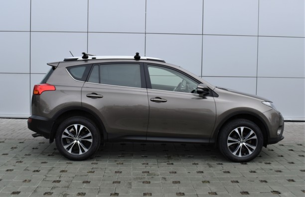 Toyota RAV4 IV (XA40), 5 мест, 2014 г.