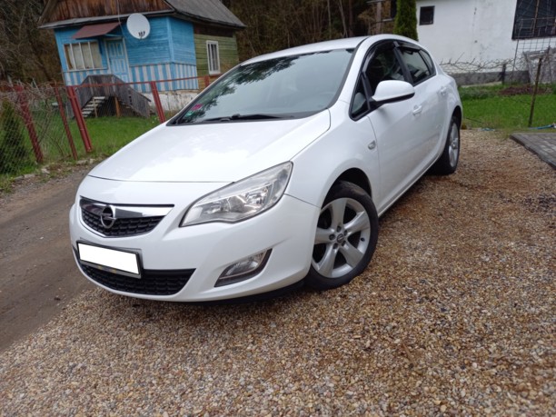 Opel Astra J, 2010 г.
