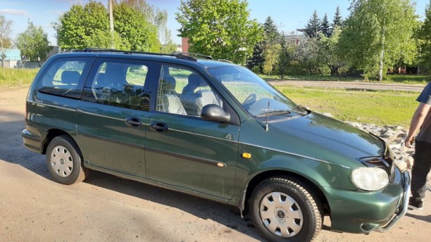 Kia Carnival I, 7 мест, 1999 г.