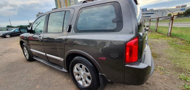 Infiniti QX56 I, 7 мест, 2004 г.