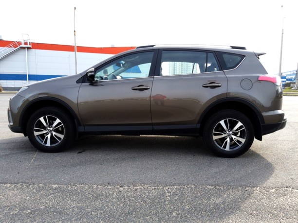 Toyota RAV4 IV (XA40) · Рестайлинг, 5 мест, 2018 г.