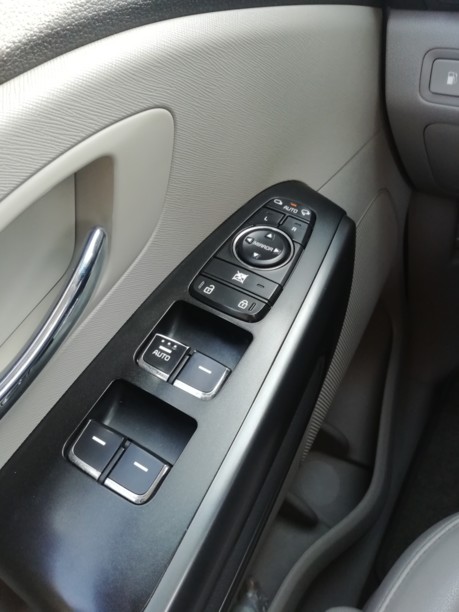 Kia Carnival III, 7 мест, 2016 г.