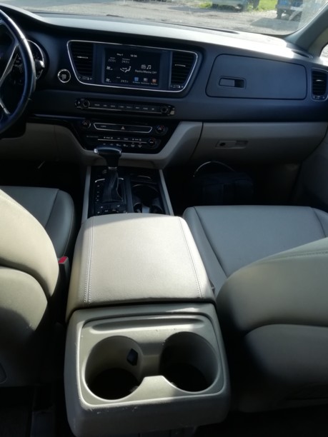 Kia Carnival III, 7 мест, 2016 г.