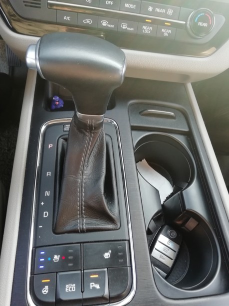 Kia Carnival III, 7 мест, 2016 г.