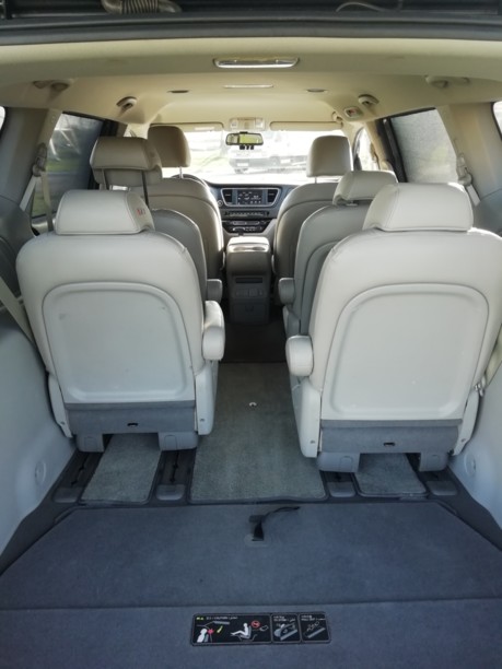 Kia Carnival III, 7 мест, 2016 г.