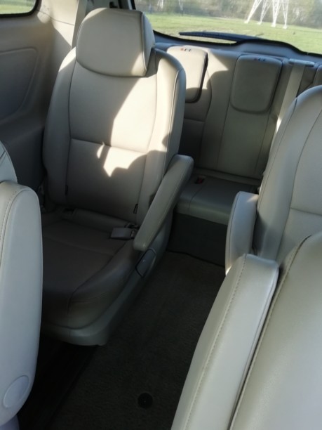 Kia Carnival III, 7 мест, 2016 г.