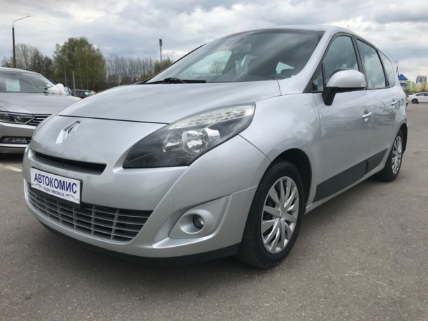 Renault Grand Scenic III, 7 мест, 2010 г.