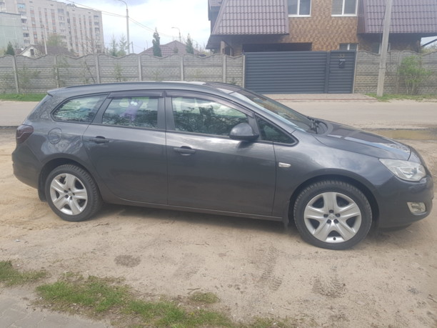 Opel Astra J, 2011 г.