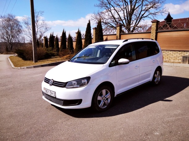 Volkswagen Touran II, 7 мест, 2011 г.