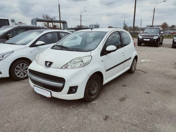 Peugeot 107 I · Рестайлинг, 2010 г.