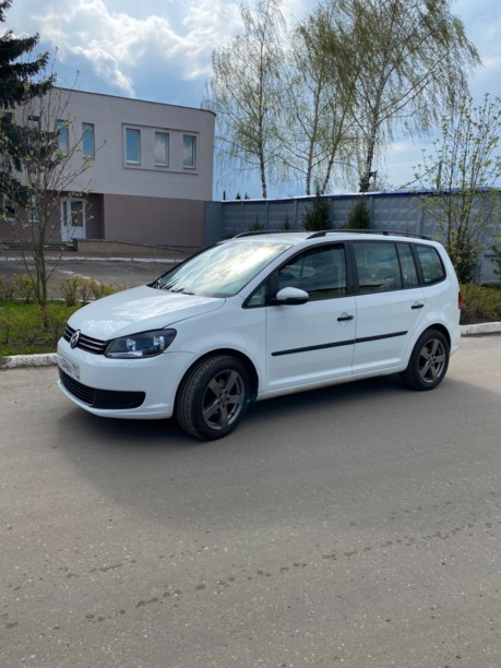 Volkswagen Touran II, 5 мест, 2014 г.