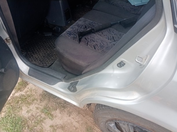 Mazda 323F, 2000 г.
