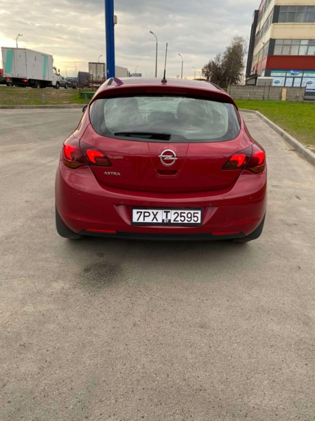 Opel Astra J, 2010 г.