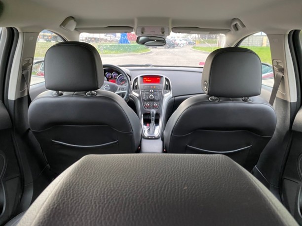 Opel Astra J, 2010 г.