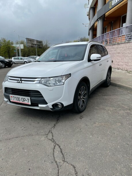 Mitsubishi Outlander III · Рестайлинг, 5 мест, 2014 г.