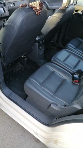 Volkswagen Touran II, 7 мест, 2013 г.
