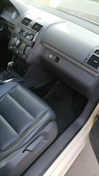 Volkswagen Touran II, 7 мест, 2013 г.