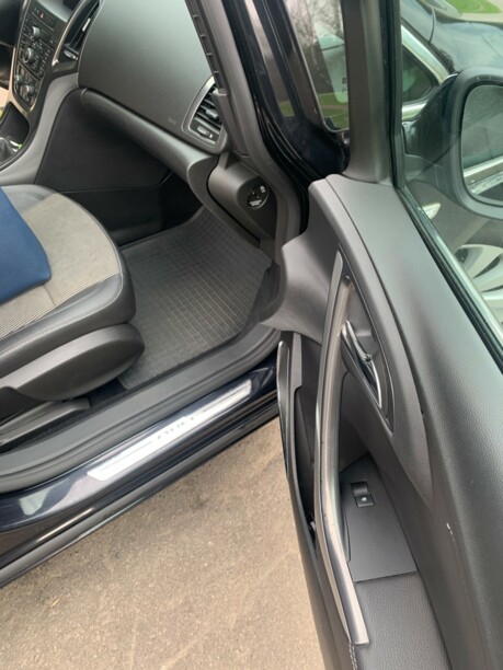 Opel Astra J, 2010 г.