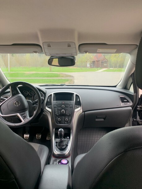 Opel Astra J, 2010 г.