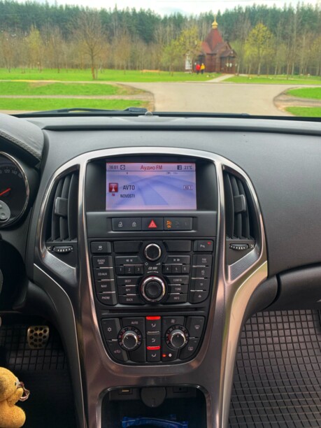 Opel Astra J, 2010 г.