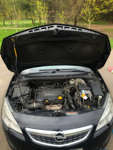 Opel Astra J, 2010 г.