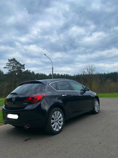Opel Astra J, 2010 г.
