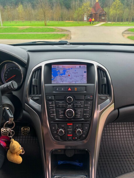 Opel Astra J, 2010 г.
