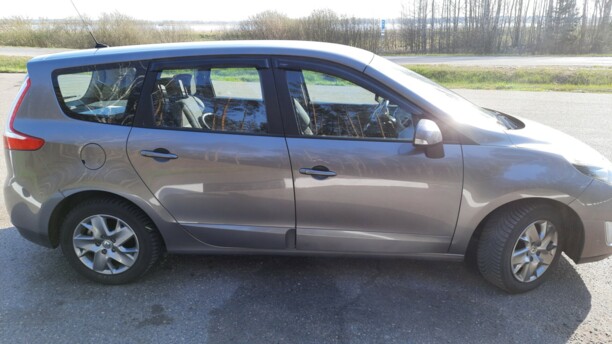 Renault Grand Scenic III, 7 мест, 2011 г.