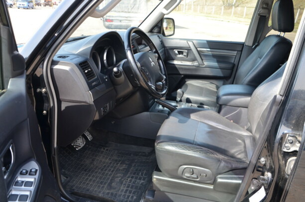 Mitsubishi Pajero IV, 5 мест, 2007 г.