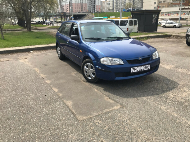 Mazda 323F, 1999 г.