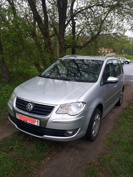 Volkswagen Touran II, 5 мест, 2010 г.