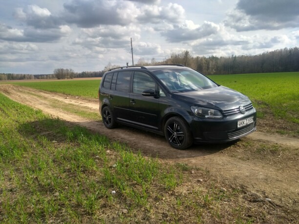 Volkswagen Touran II, 7 мест, 2010 г.
